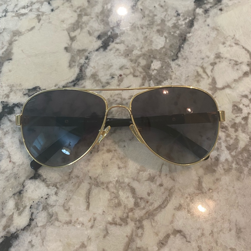 Tory Burch Polarized sunglasses